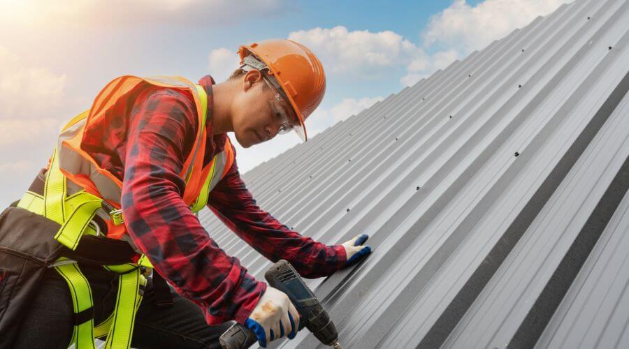 Professional gutter cleaning in Westminster, CA